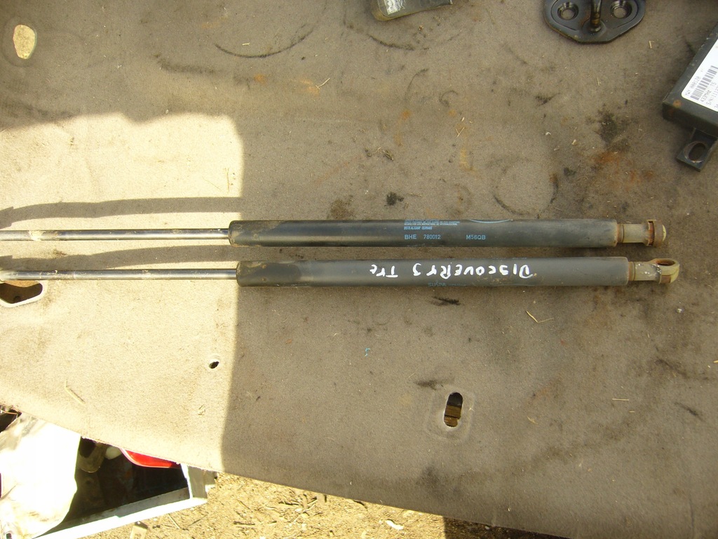 фото №1, Land rover discovery iii 3 , 2.7 v6 амортизаторы крышки - комплект