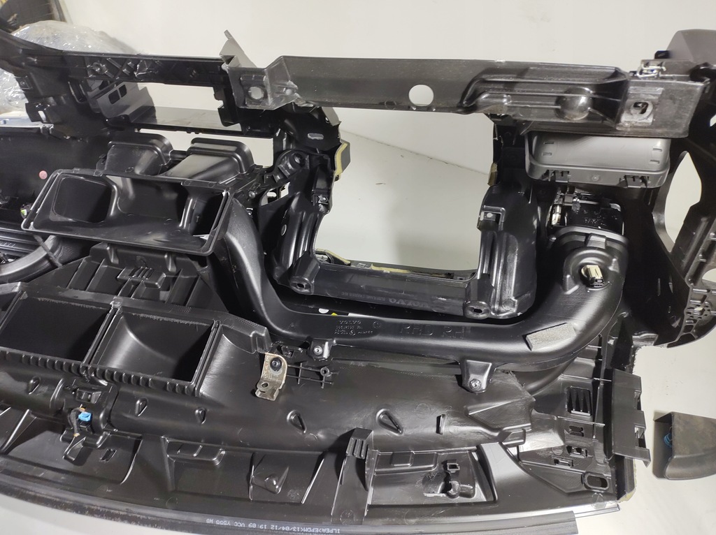 фото №12, Volvo v40 12r- панель приладів консоль uk