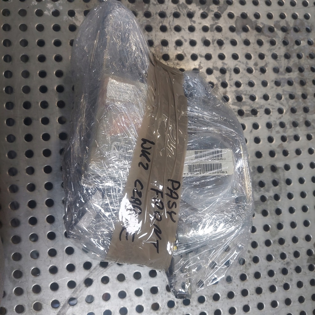 Jeep grand cherokee wk2 11-21r ремни безопасности перед чёрные Недорого