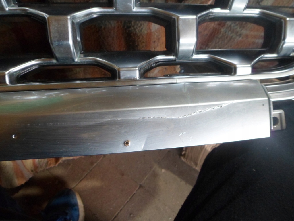 Hyundai santa fe iv решітка радіатора решітка  20- Доставка