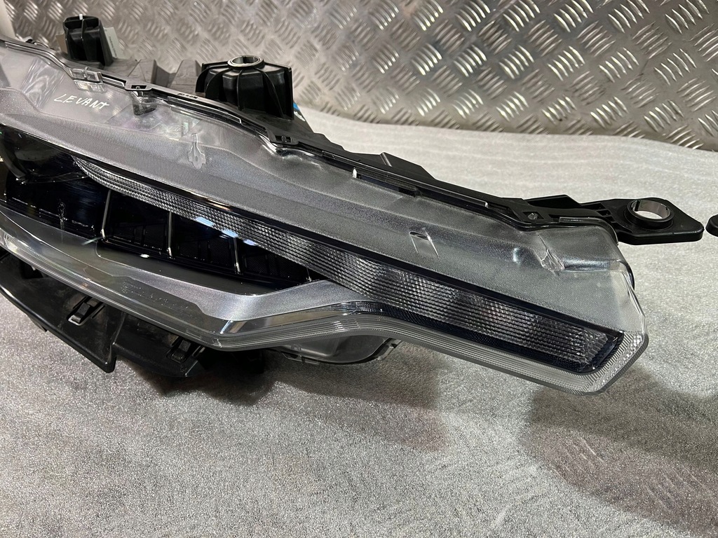 фото №16, Maserati levante 2020 комплект лампы передние / комплект 06701595410