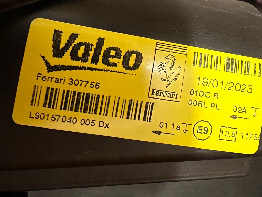 фото №7, Ferrari 488 pista правая лампа фара rh 307756