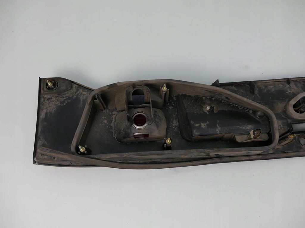 фото №7, Renault safrane накладка крышки багажника задняя 92-96