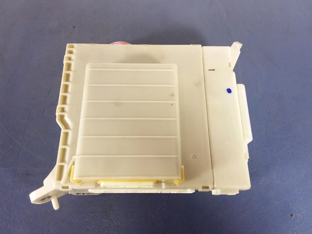 фото №1, Lexus is ii 2.2 d коробка предохранителей