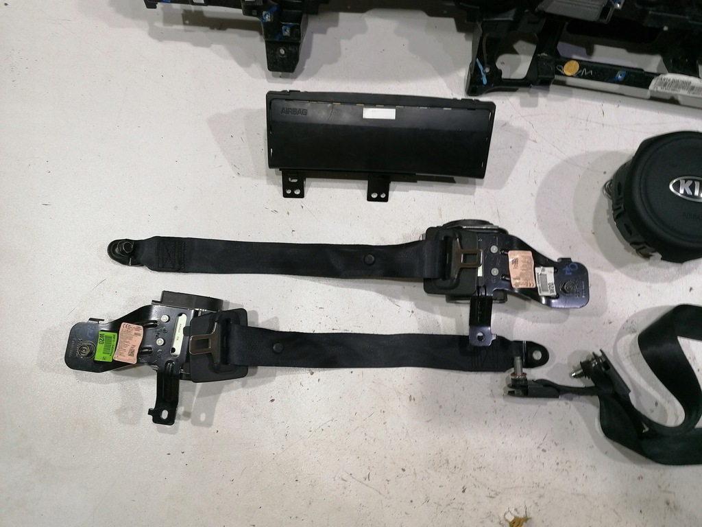 фото №5, Kia optima панель приладів консоль подушка безпеки подушки безпеки ремені оригінал демонтаж