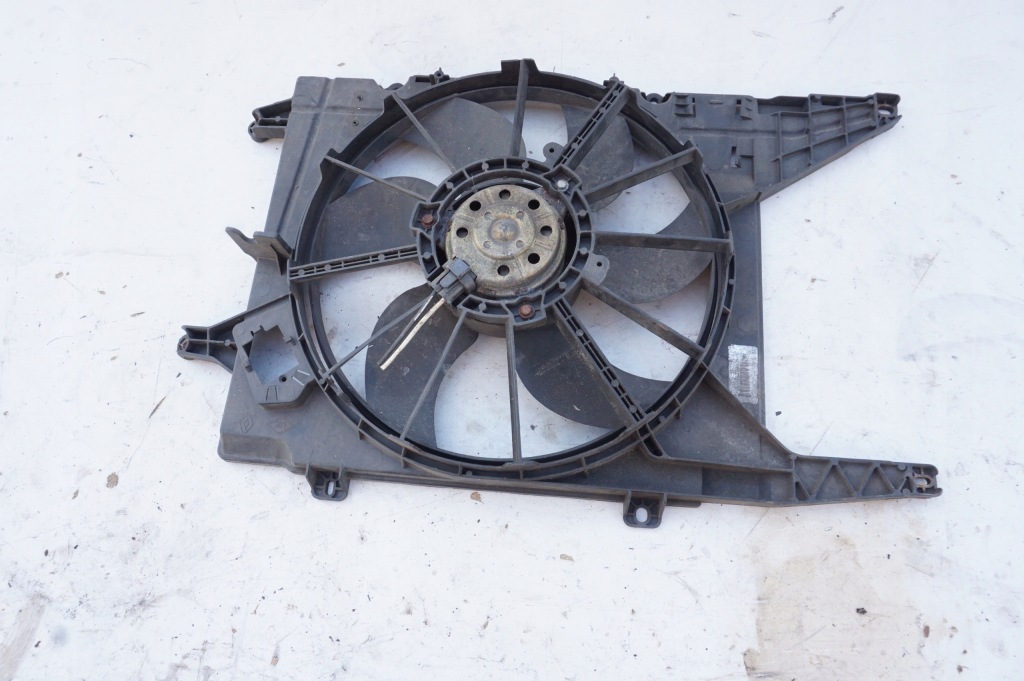 Купити Вентилятор радіатор renault scenic 1 fl 1.4 16v