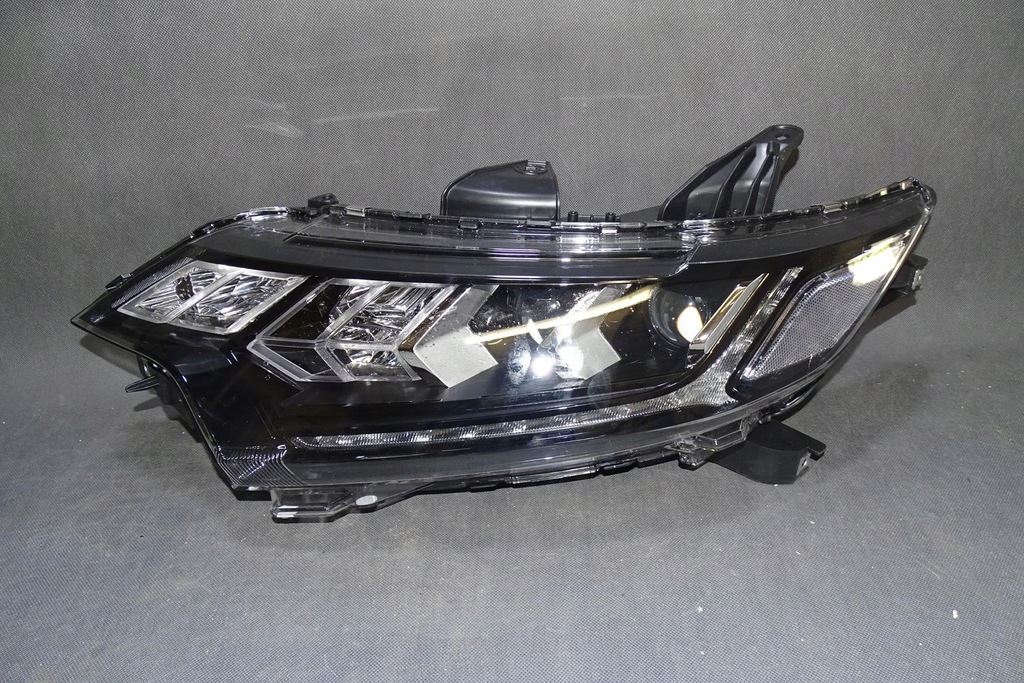 фото №1, Mitsubishi outlander iii lift 18- full лампа левая