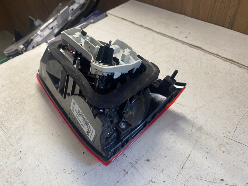 фото №9, Vw golf vii лампа лівий задня w кришка 5g0945093t