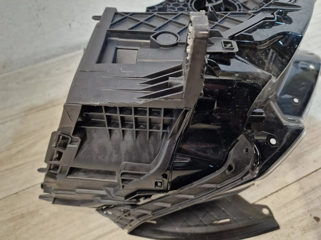 Купити Audi q3 2 83a фара ліва full led 83a941033