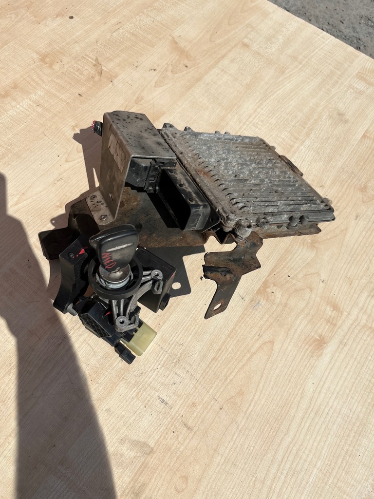 фото №11, Jeep grand cherokee wk 3.0 бортовой компьютер набор p56044189ak