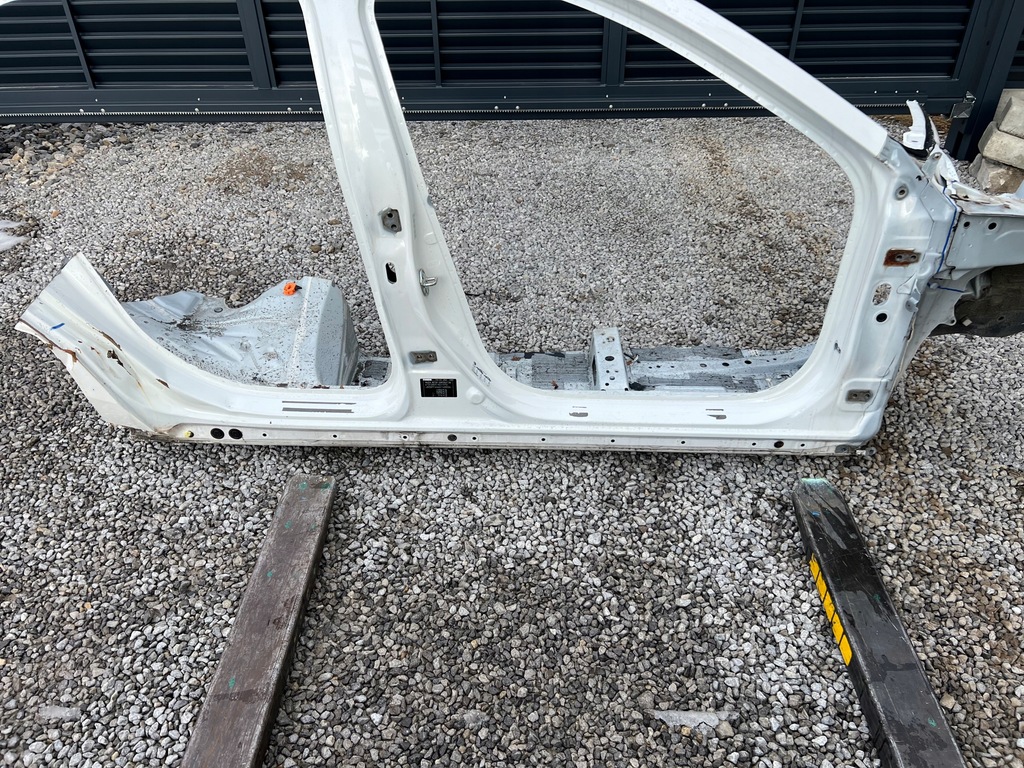 фото №1, Mazda 3 bp порог правый цвет 25d rok 2021