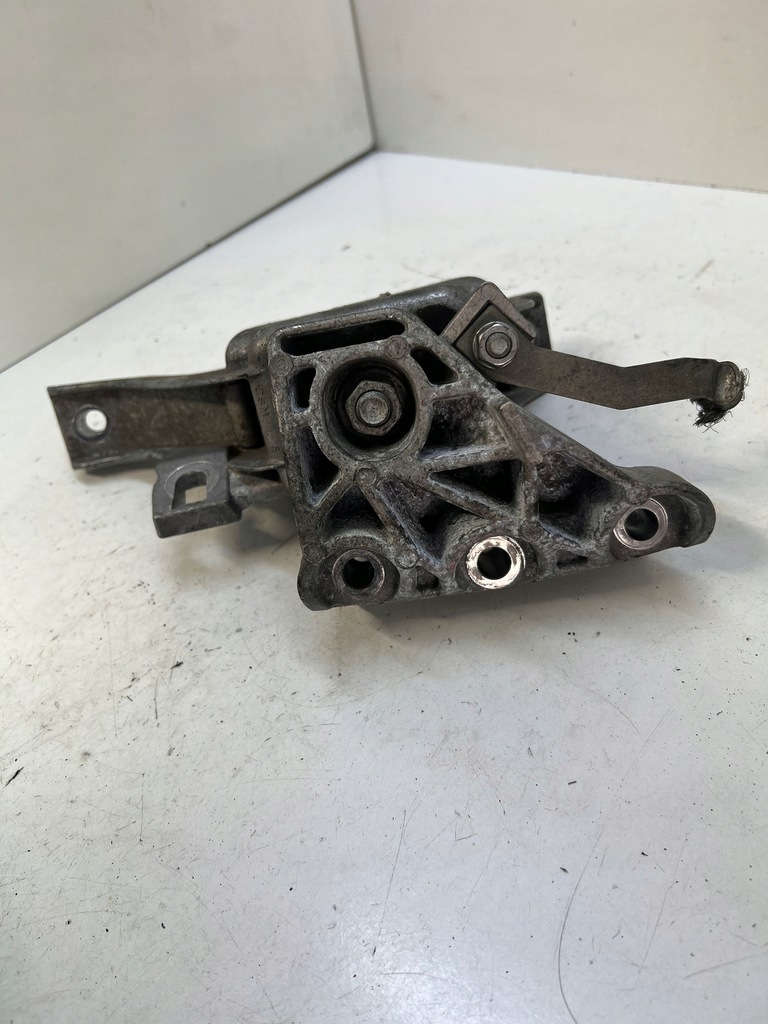 фото №1, Кронштейн подушка двигуна mini r60 6851173