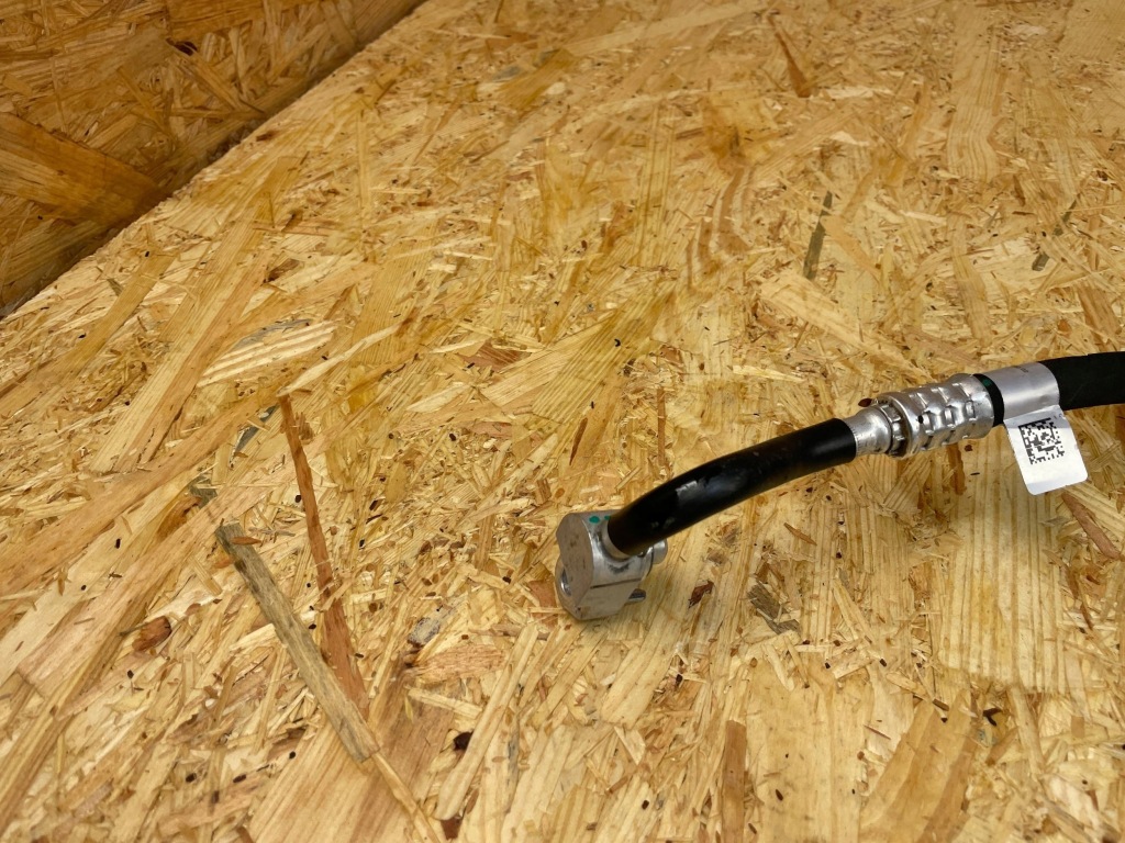 Пабтрубок  трубка шланг кондиционера bmw f39 f40 f45 f46 f48 9869633 с Разборки