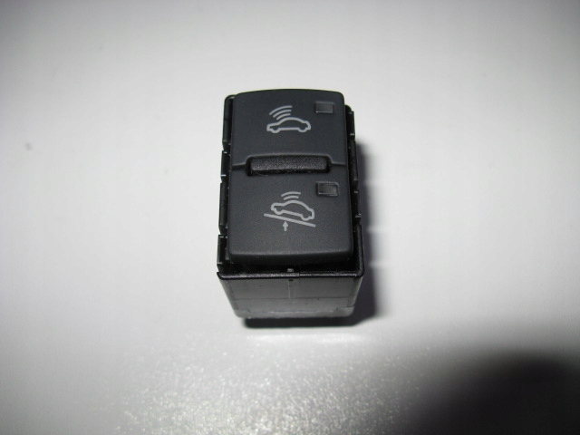 фото №1, Перемикач сигналізація audi a3 8p