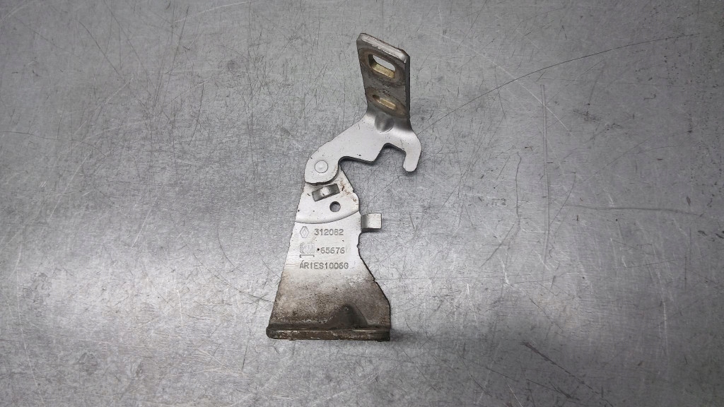 фото №1, Петля капот левый перед opel vivaro a 1.9dci f9k gm65676