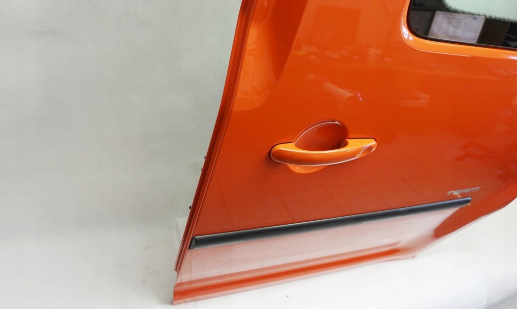 Купити Двері ліва бічний зсувні vw caddy 2k 3 рестайлінг  15r