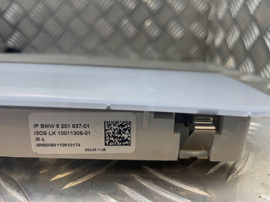 фото №7, Bmw e84 e90 e92 лампа потолочный освещение кабины задняя 9201637 9244134