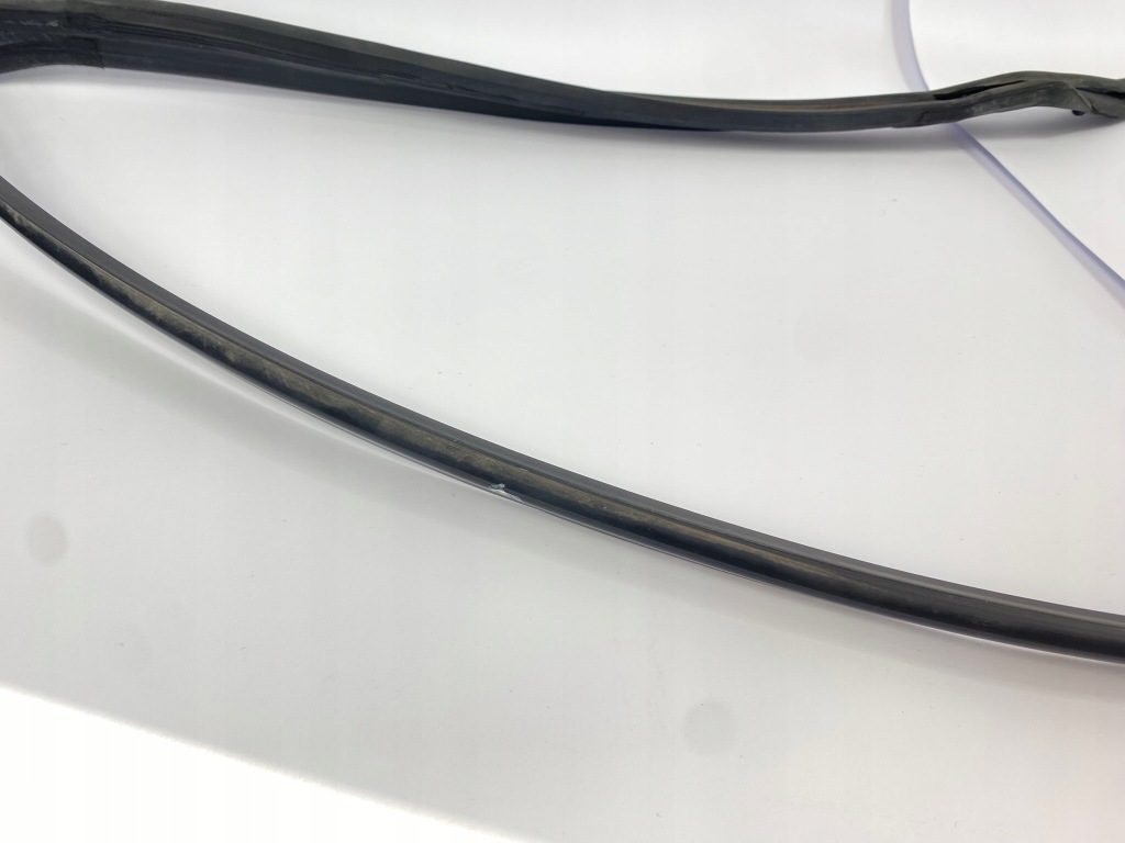 Прокладка дверь правых задних правый задний  mercedes w140 Цена