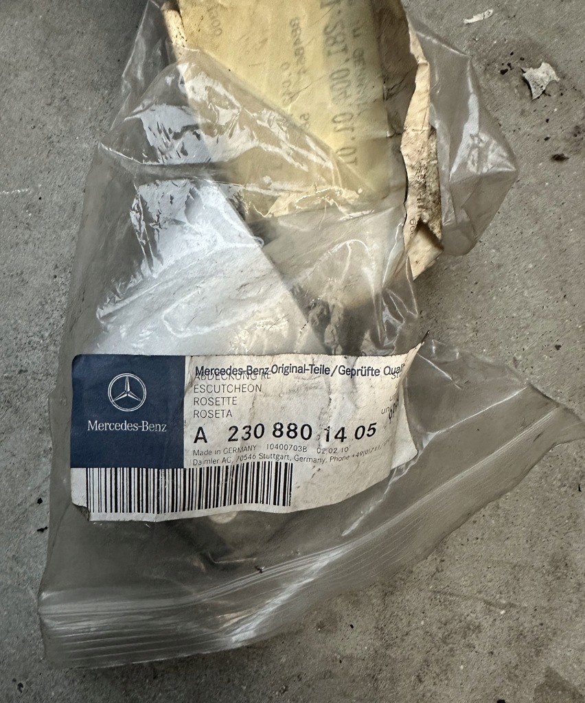 фото №1, Mercedes sl заглушка права омивач 63 amg a2308801405.....