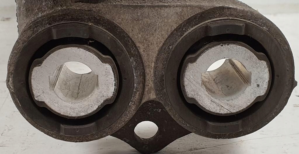 фото №15, Підрамник підрамник балка задня aston martin rapide