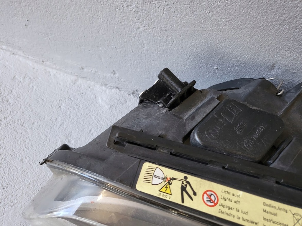 фото №12, Bmw 1 e87 e81 набор ремонтный крепления лампы левая