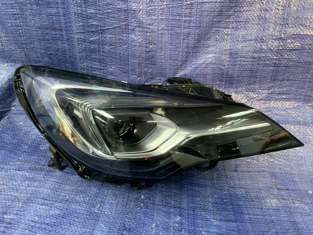 фото №1, Opel astra k v права лампа full led
