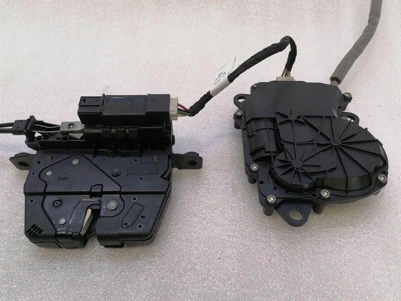 фото №10, Замок багажника rolls royce ghost series ii 2 923201 замок задний крышки