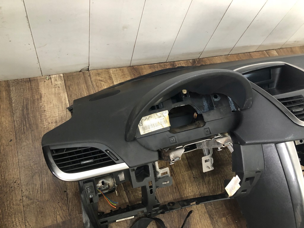 фото №6, Приборная панель консоль peugeot 207 sw