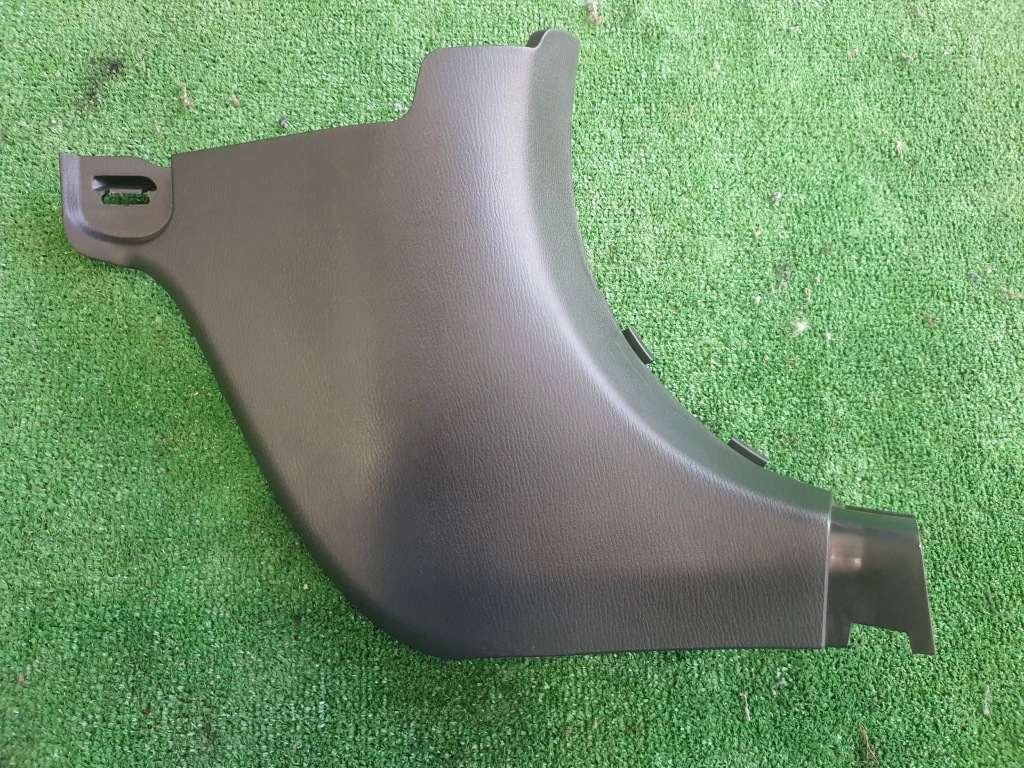 Купить Mazda 3 bm пластик защита порог bhn9-68370