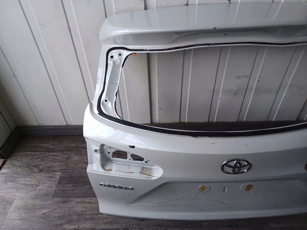 фото №10, Кришка багажника задня задня ---- toyota corolla cross ----