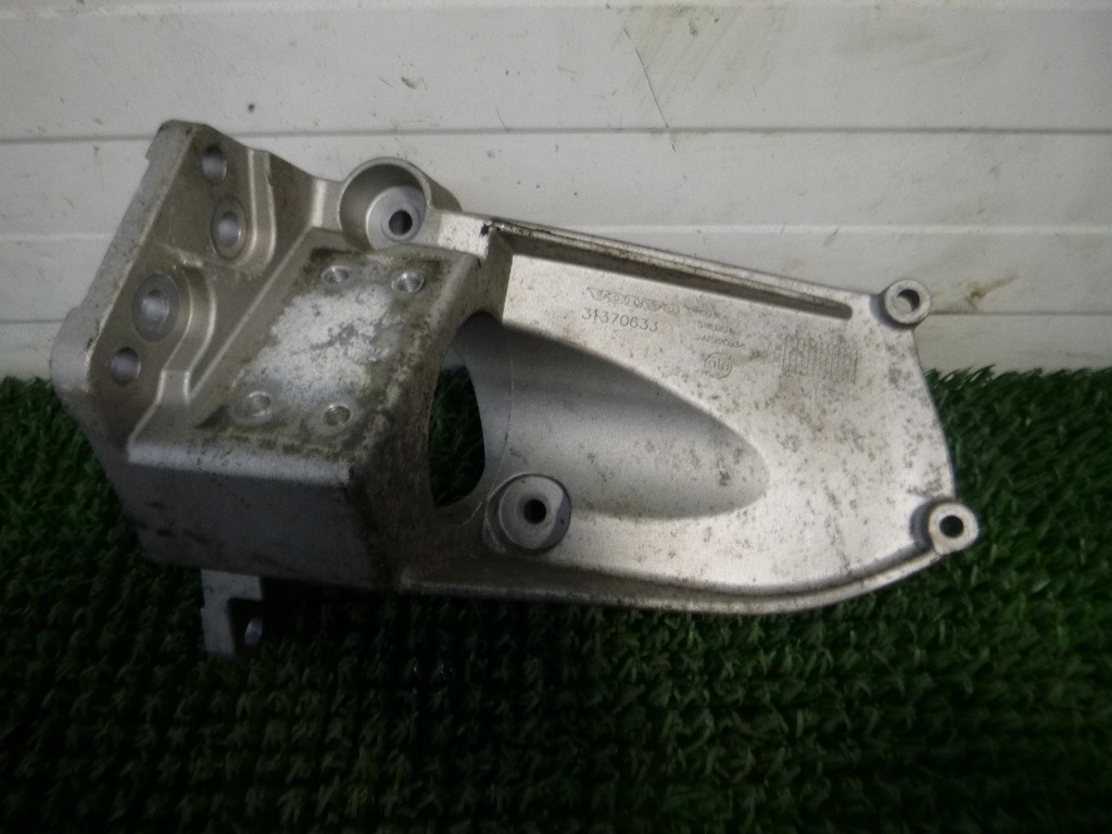 фото №1, Volvo v40 ii 12- кронштейн подушка кронштейн 31370633