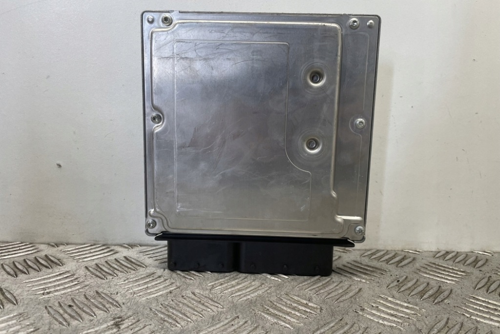 Купити Бортовий комп'ютер двигуна bmw 7 e65, e66, e67 7794904 3.0l дизель 160kw 2004