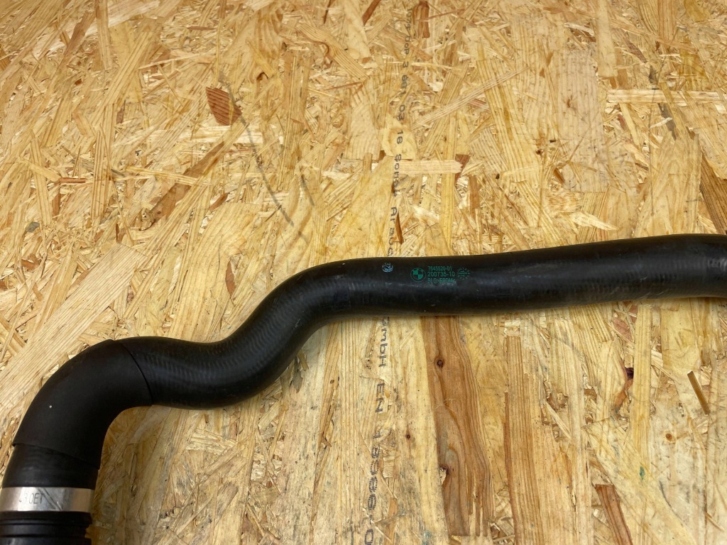 Пабтрубок  труба шланг воды bmw f39 f40 f45 f46 f48 mini f55 f56 f57 7645520 с Разборки