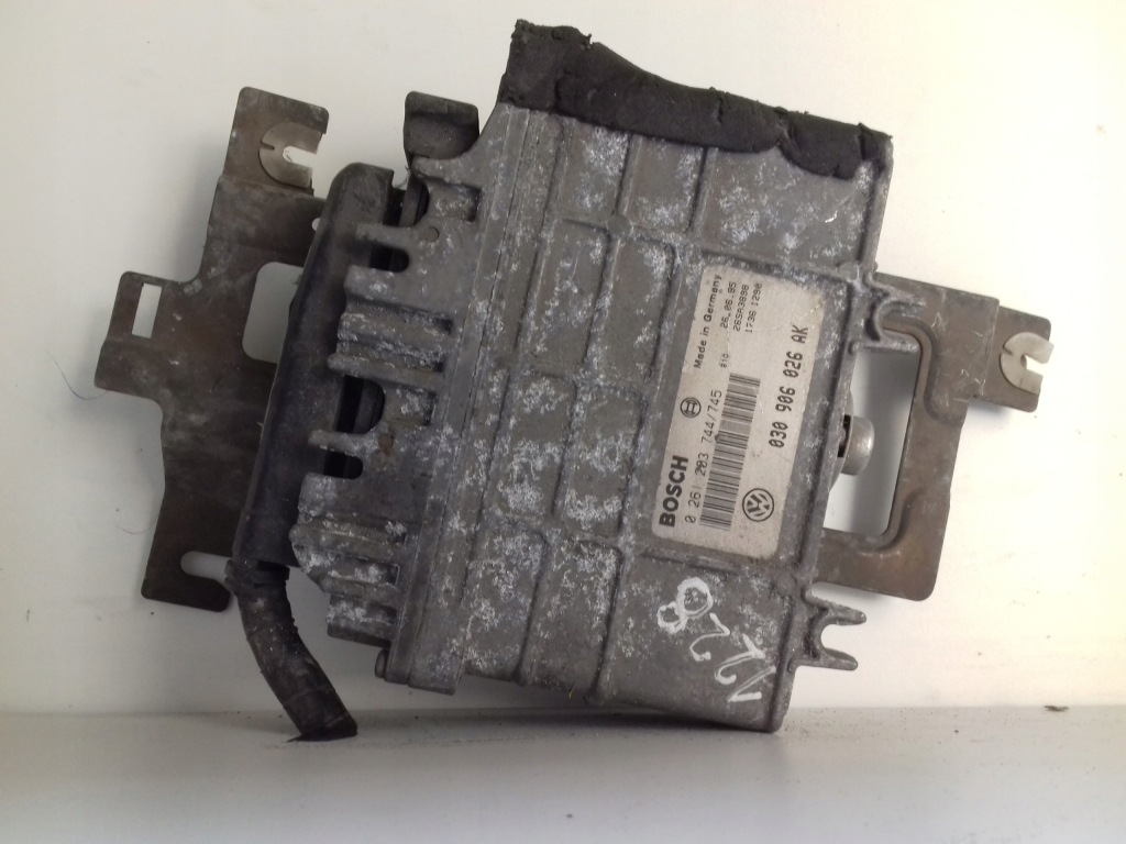 фото №1, Модуль vw 030906026ak 0261203744/745