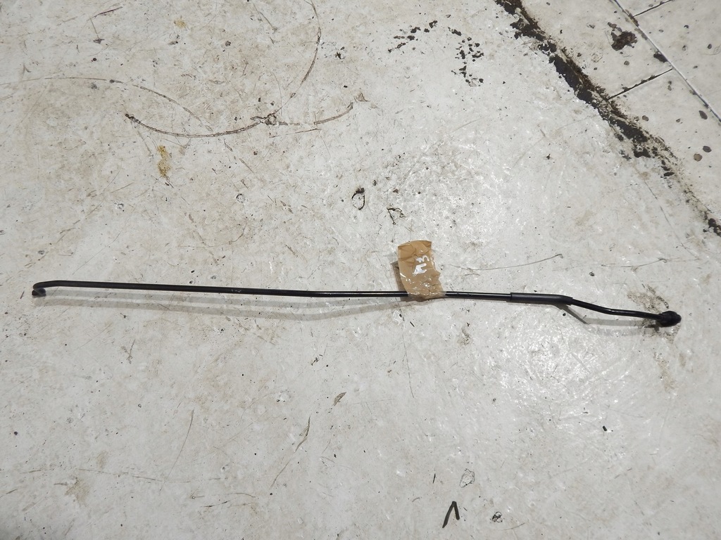 фото №1, Кронштейн подпорка капот mazda 3 bm 13-19