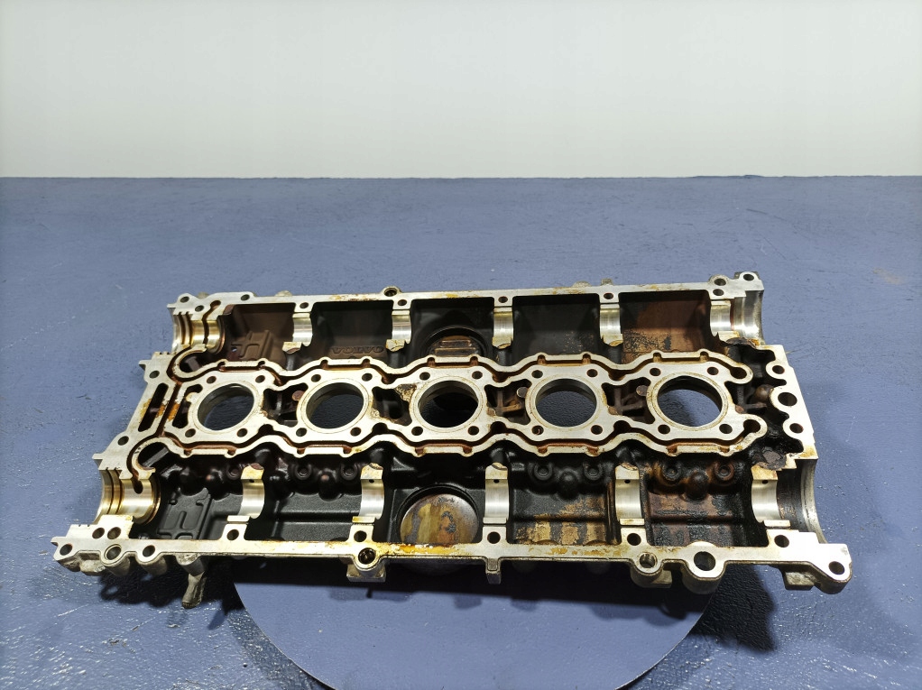 фото №5, Volvo s60 v70 i 2.4 b5244s 170 km крышка клапанов 1001761