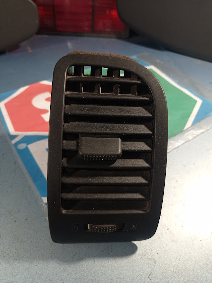 фото №4, Правая решётка обдув vw lupo