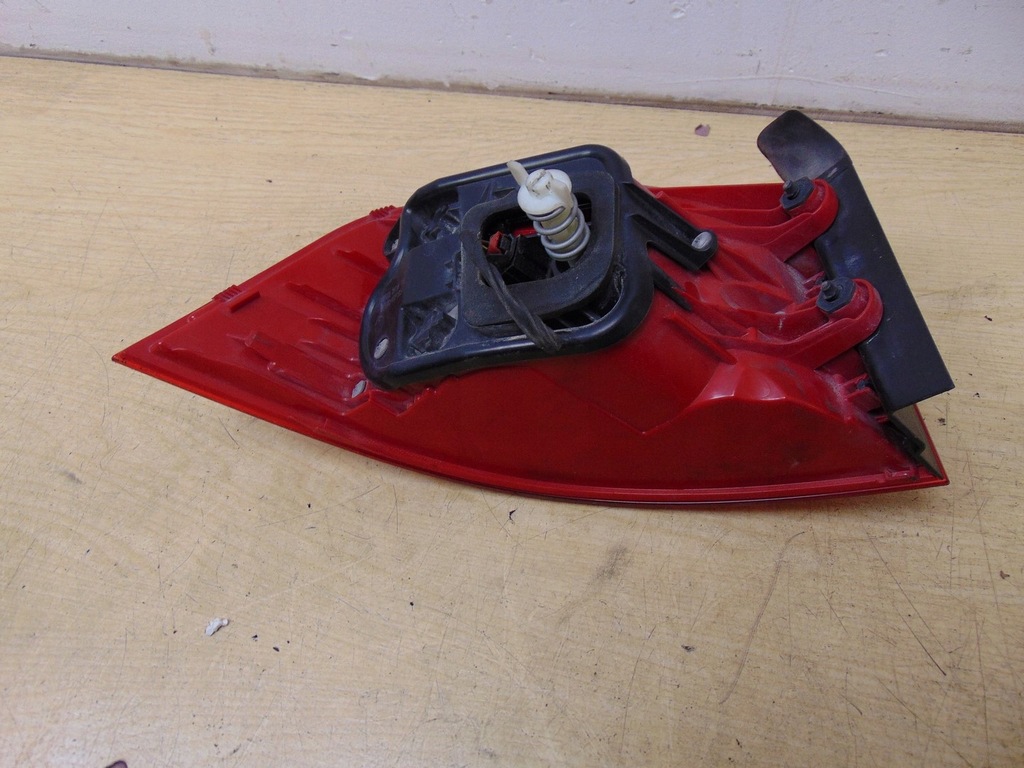 фото №11, Лампа правая задняя vw passat b7 kombi europa