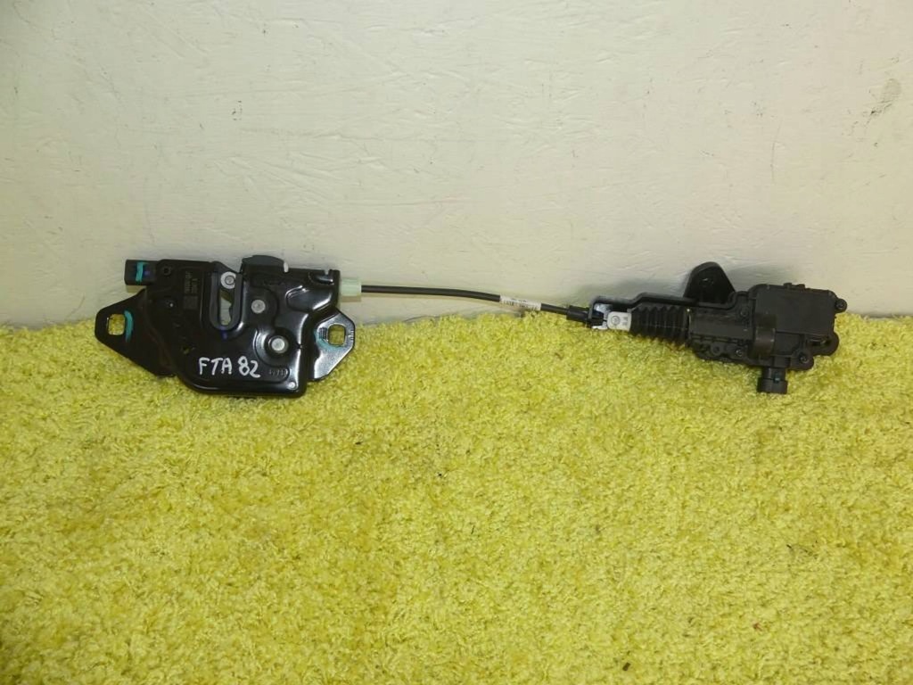 Купити Замок капот засувка tesla model 3 iii 17r- idealny