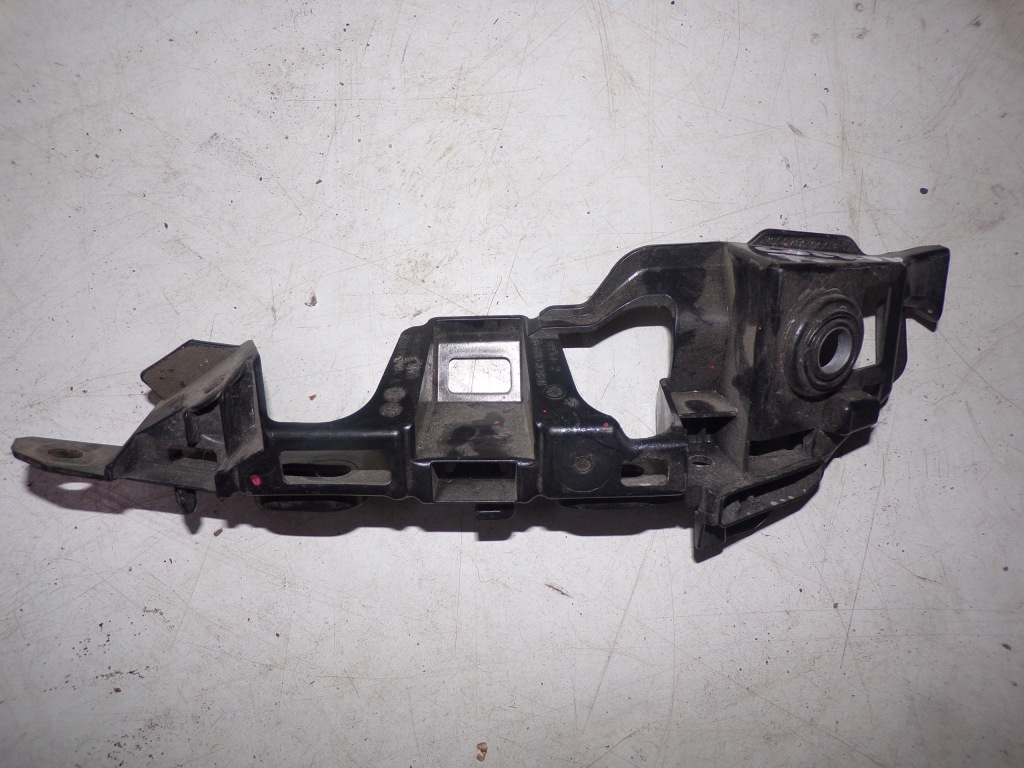 фото №1, Направляющая бампера правый golf vii