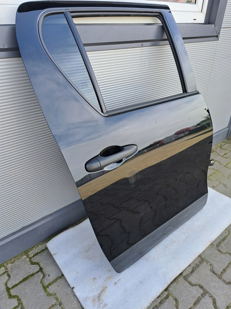 фото №2, Toyota hilux дверь правый задняя оригинал