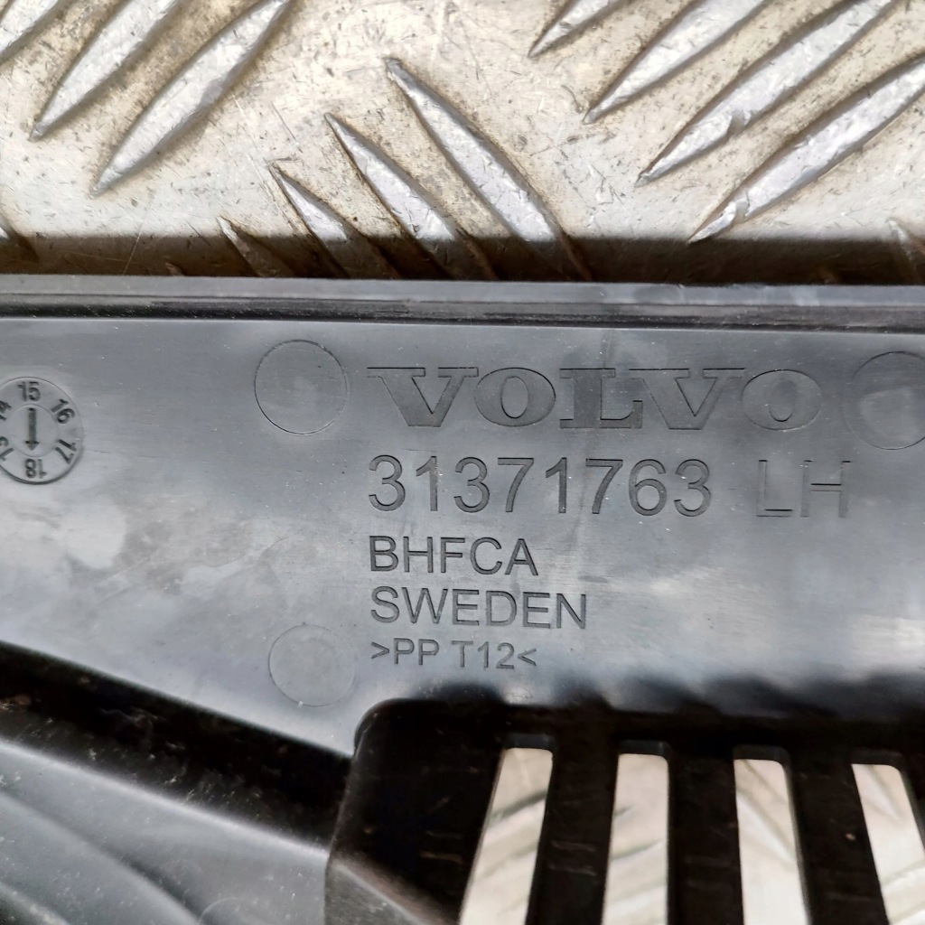 фото №6, Volvo xc90 2019 перед сторона левая молдинг / накладка na крыло передний