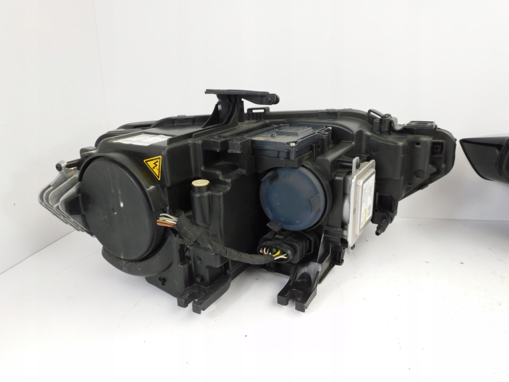 Audi a5 8t рестайлинг  фара правая левая ксенон поворотный 8t0941032 8t0941031 комплектный Доставка