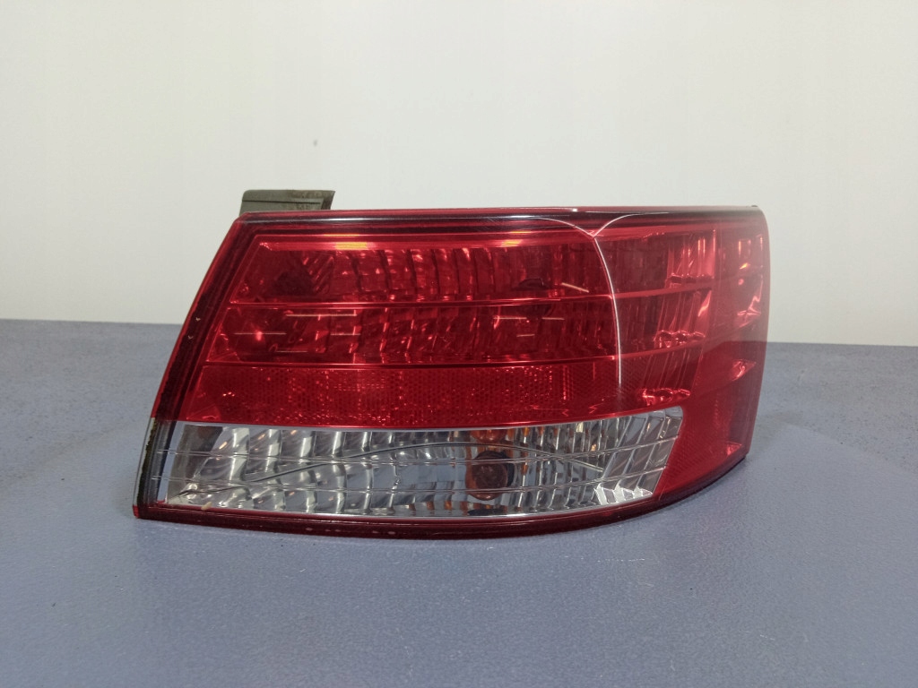 фото №1, Hyundai sonata v nf 05- лампа задняя правая наружная 92402-3k0