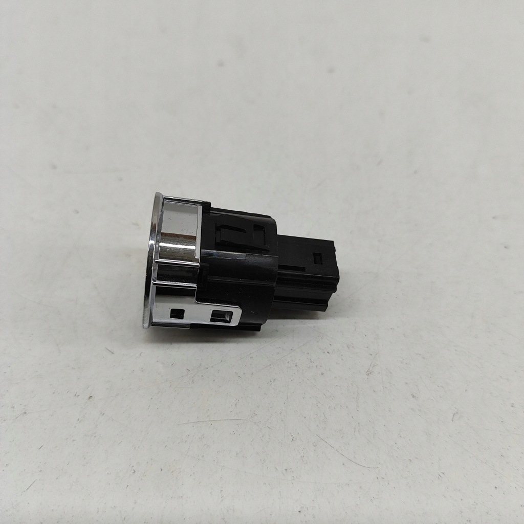 фото №2, Peugeot 2008 ii 2021 кнопка зажигания запуск / стоп