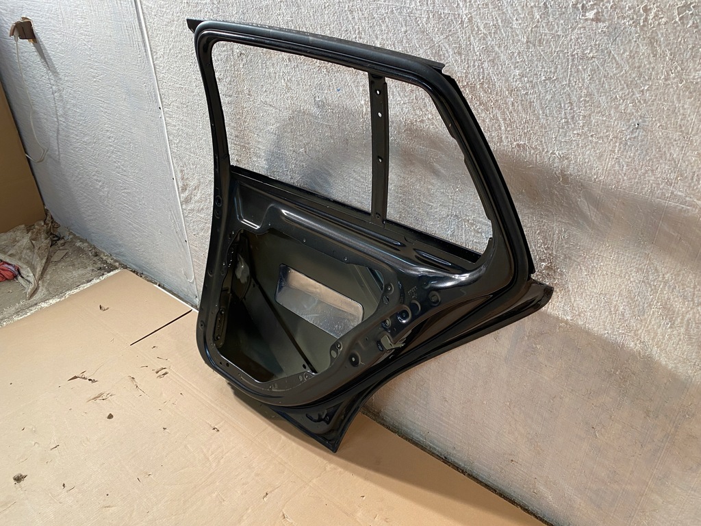 фото №11, Mercedes c-klasa w205 kombi двері правий задня задні