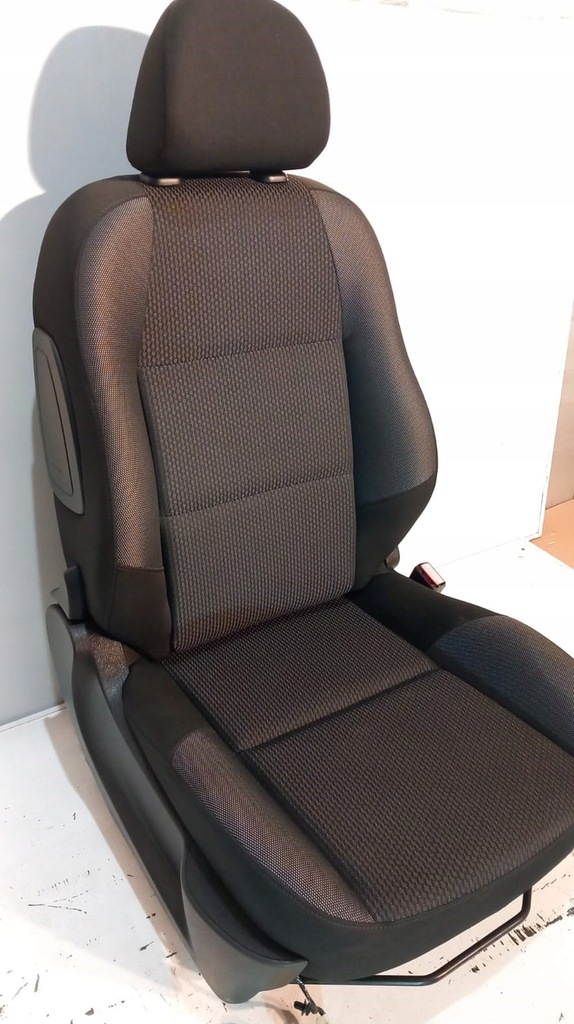 фото №1, Сидіння пасажира перед peugeot 207 1.4 hb 2011