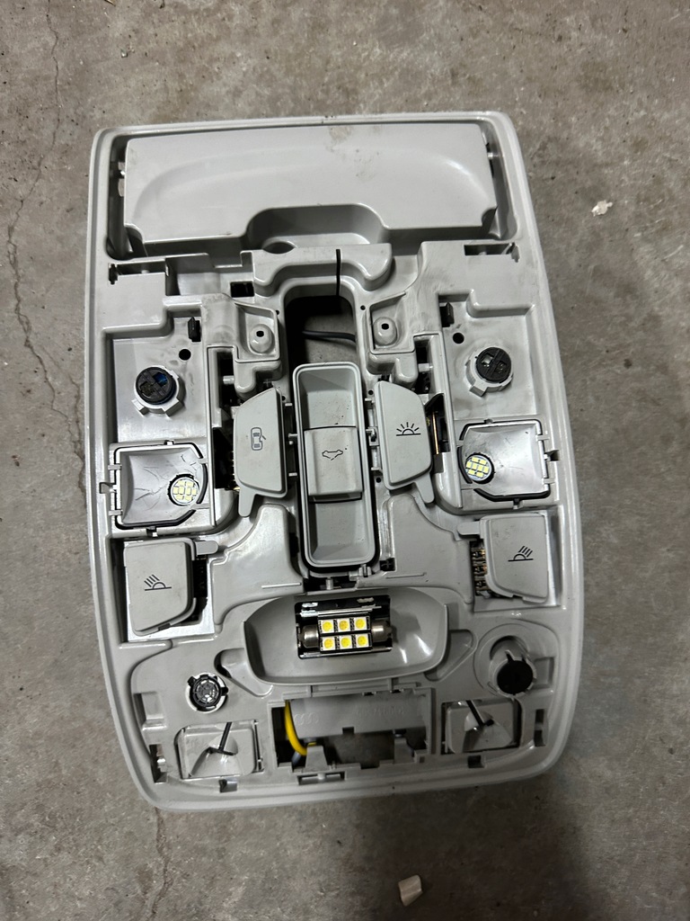 фото №1, Audi a6 4g лампа стельовий