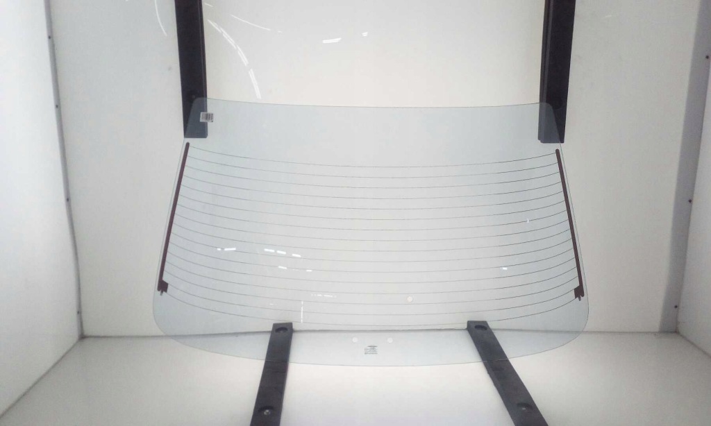 Купить Стекло задняя задний  mazda 626 5-дверной хэтчбек 1983-1987 новая