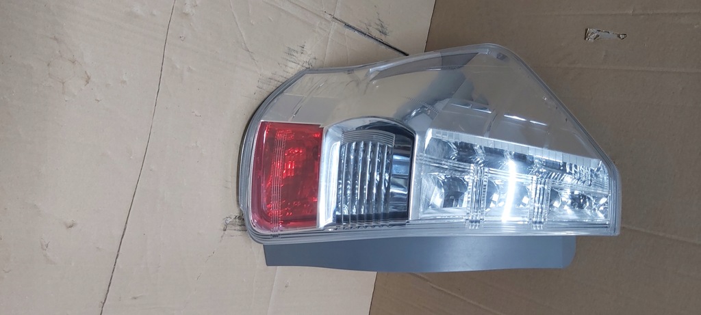 фото №1, Лампа левая задняя задняя toyota prius plus + 2012-2014r